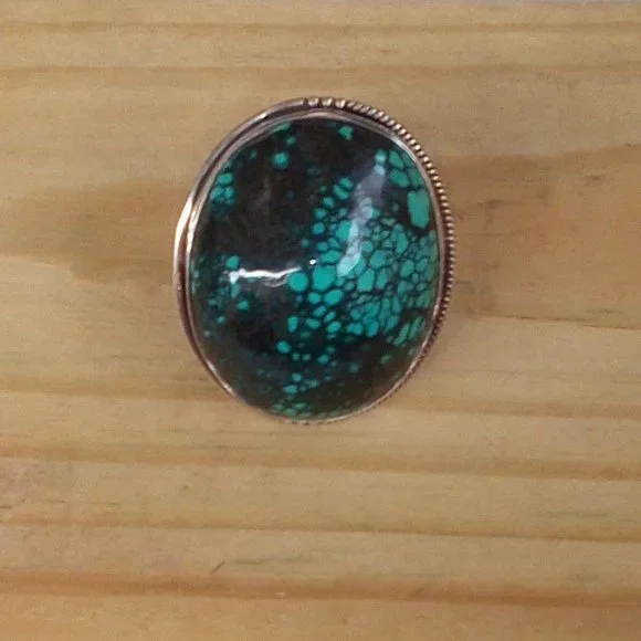 Sterling Silver Turquoise Oval Ring: Size (7) - Picture 2 of 12